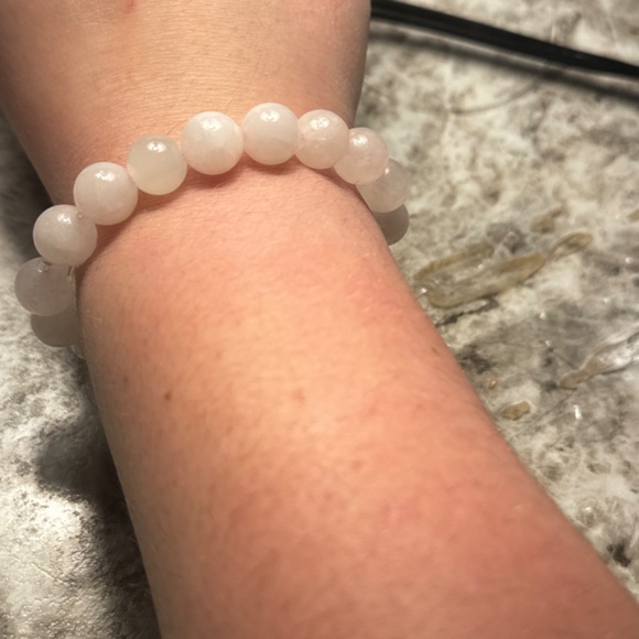 Clear/pink bracelet - Picture 2 of 2